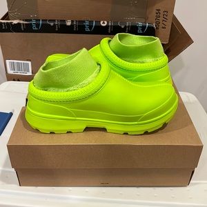 Uggs Tasman rain boot